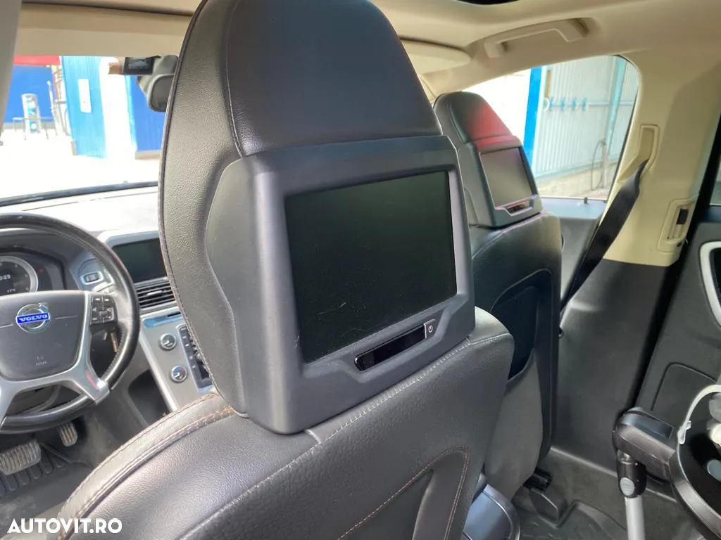 Volvo XC 60 2.4D AWD Aut. - 23