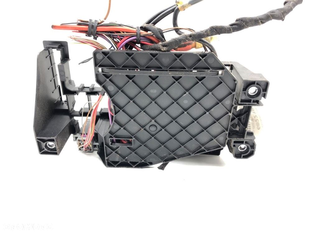 SKRZYNKA BEZPIECZNIKÓW  MAN TGE Autobus 2017 - 2022 2.0 TDI 130 kW [177 KM] olej napędowy 2017 - - 4