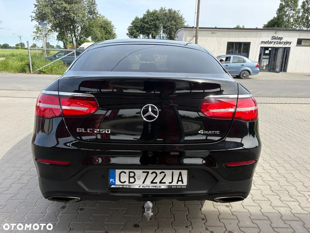Mercedes-Benz GLC 250 4-Matic - 4