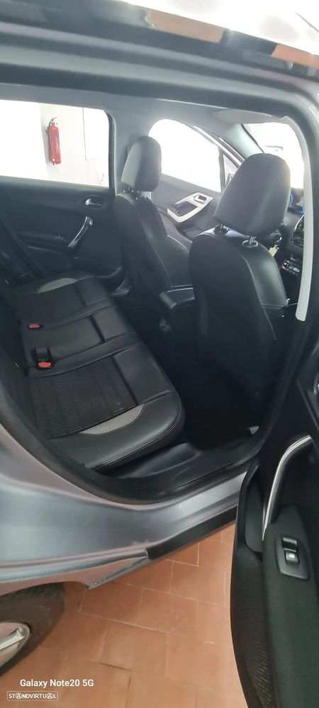 Peugeot 2008 BlueHDi 100 STOP & START Allure - 32