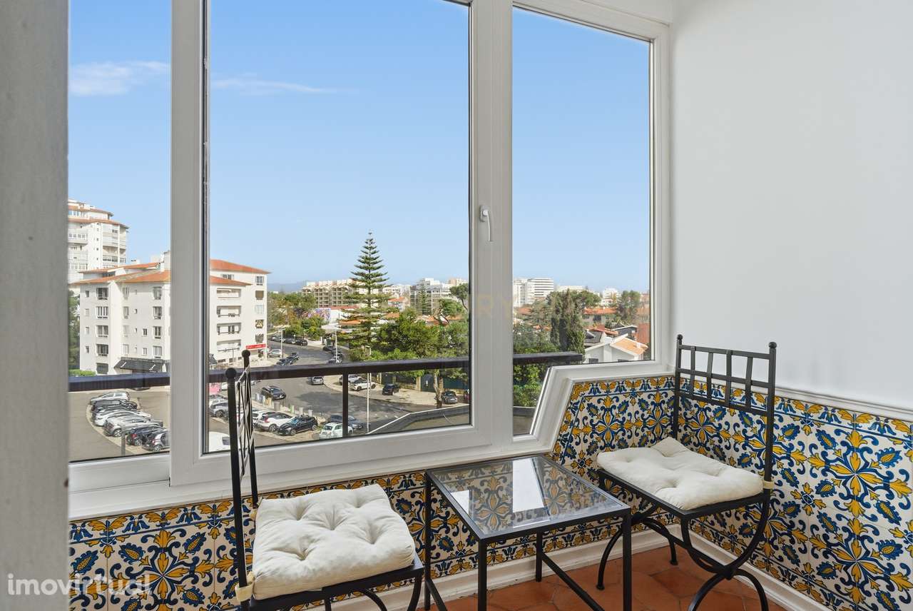 T2 Exclusivo em Cascais, com 3 lugares de Estacionamento e vista mar - Grande imagem: 3/27