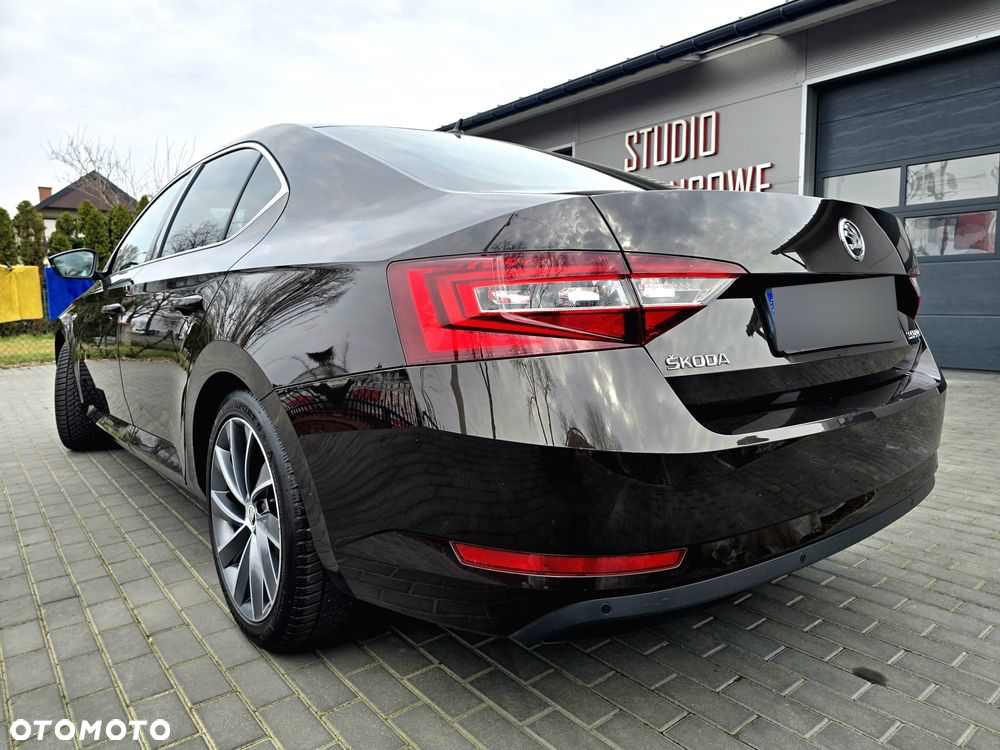 Skoda Superb 2.0 TDI L&K DSG - 2