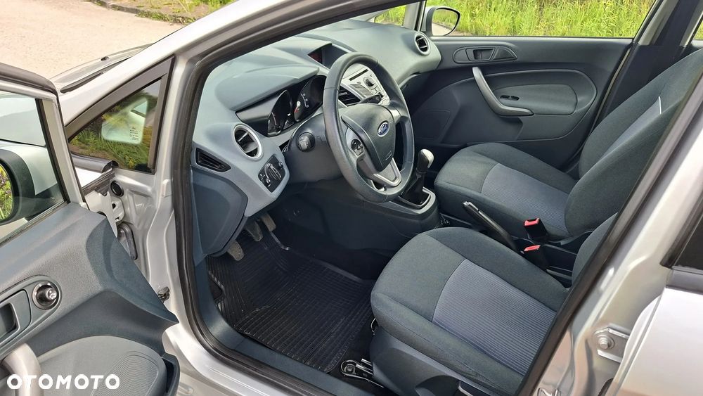 Ford Fiesta 1.25 Champions Edition - 23