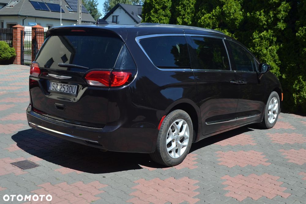 Chrysler Pacifica - 9