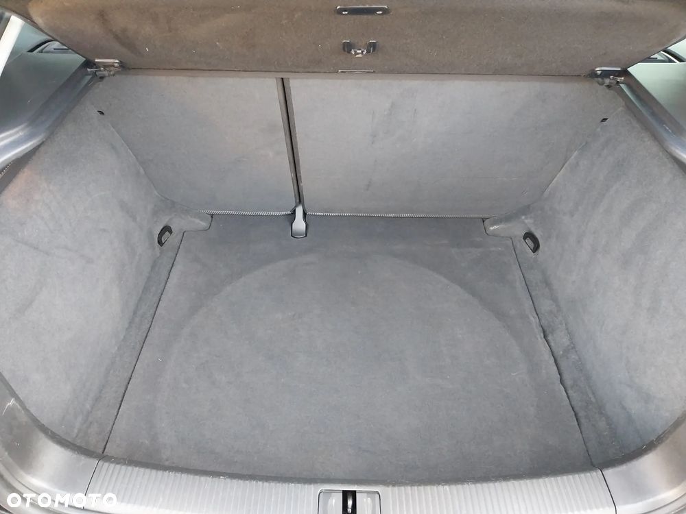 Audi A3 3-drzwiowe 1.6 Attraction - 12