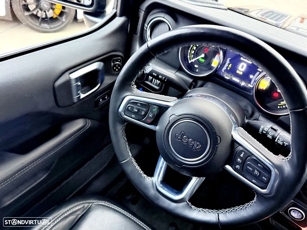 Jeep Wrangler Unlimited - 16