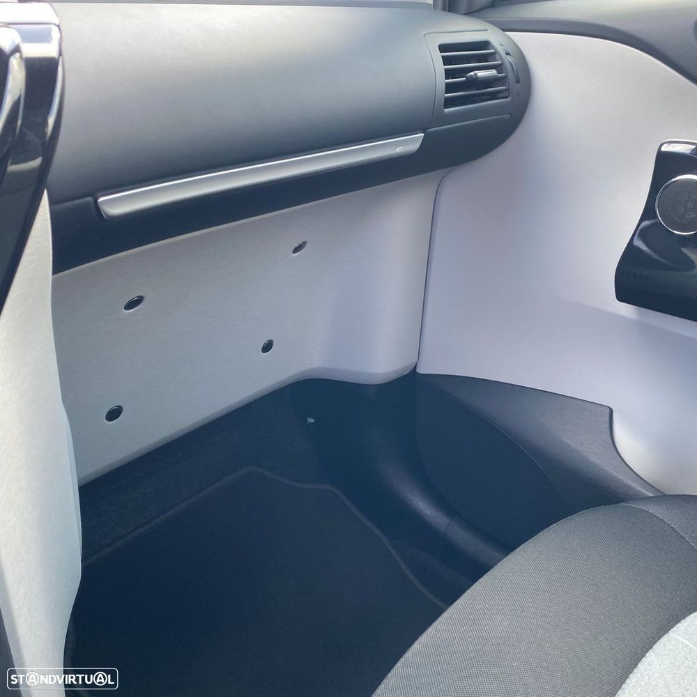 Toyota iQ 1.0 VVT-i 2 - 31