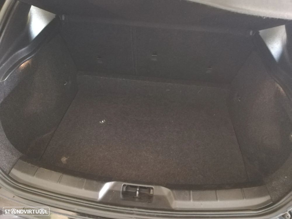 Volvo V40 D2 Momentum - 19