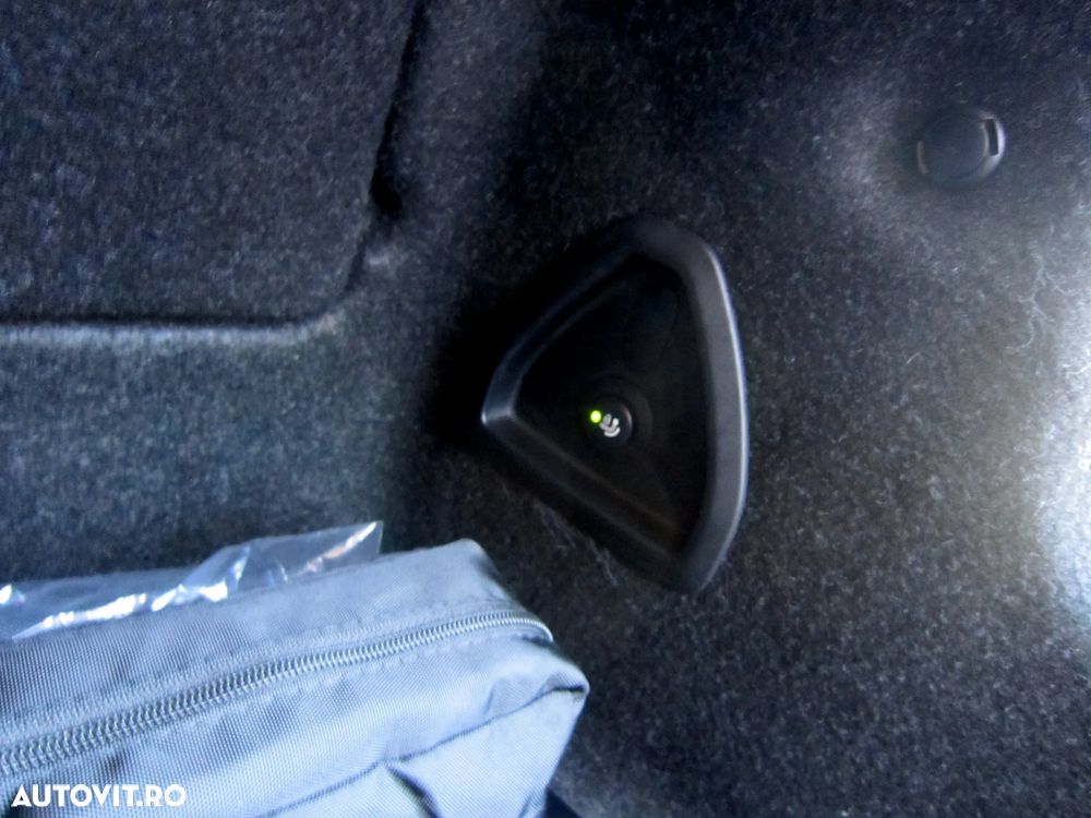 BMW Seria 3 320i xDrive Aut. Advantage - 38