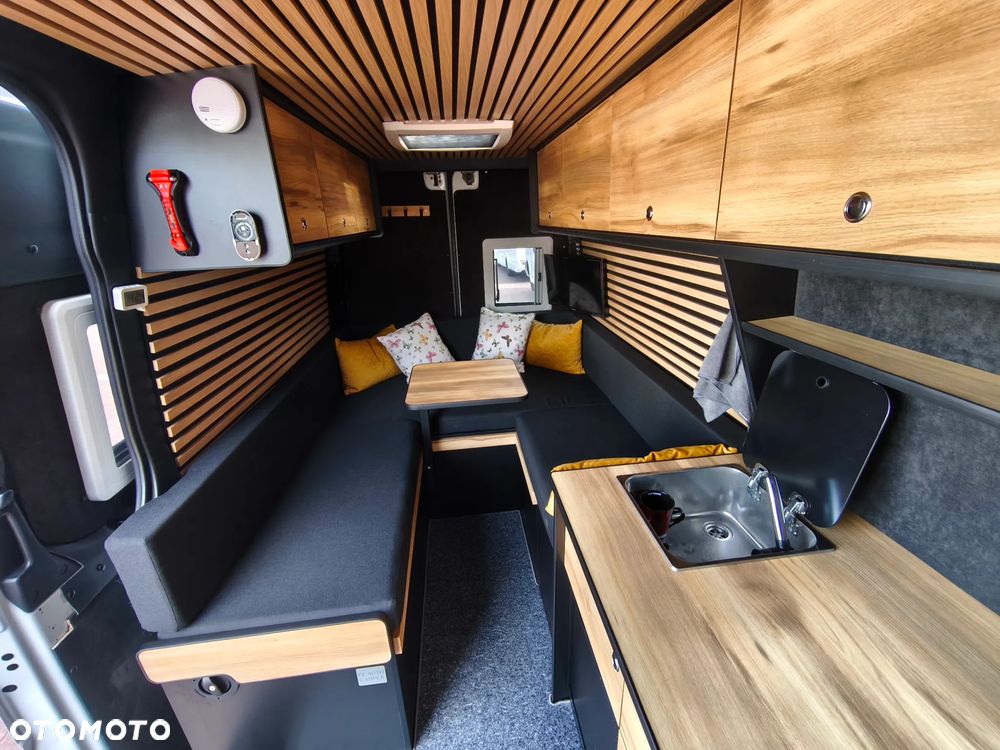 Mercedes-Benz Sprinter - 18