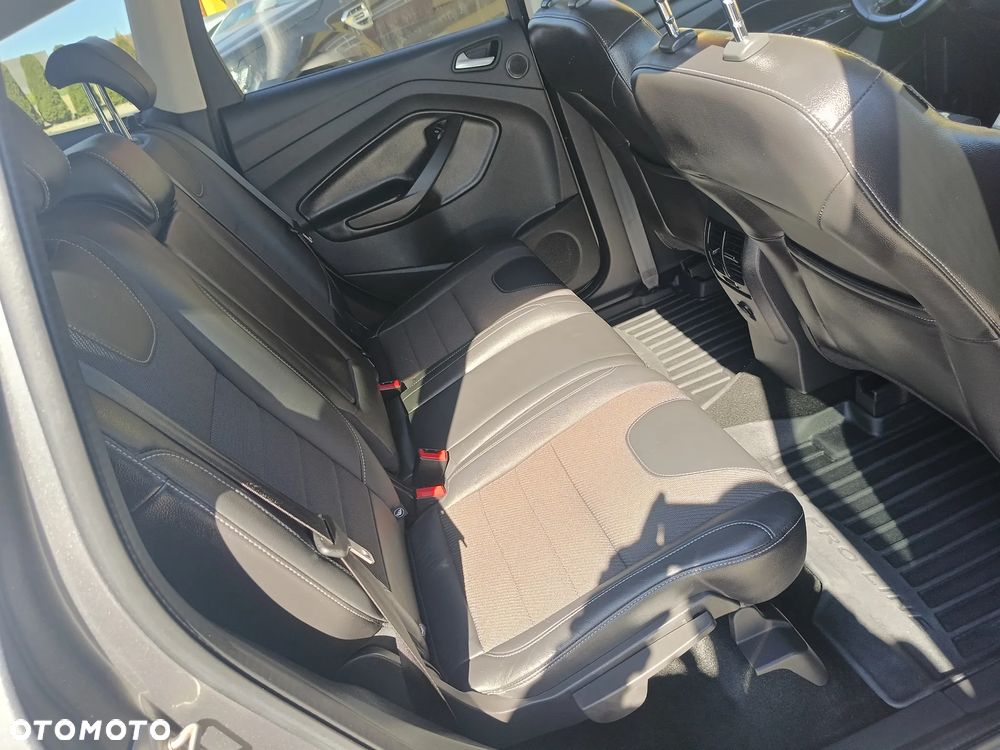 Ford Kuga 2.0 TDCi 4x4 Titanium - 27