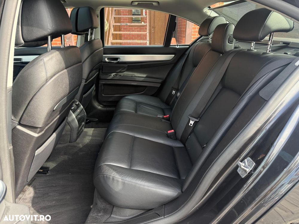 BMW Seria 7 - 8