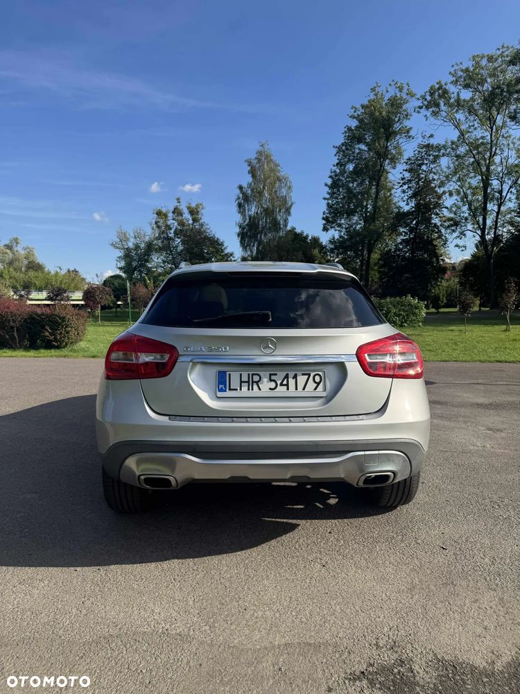 Mercedes-Benz GLA 250 7G-DCT - 18