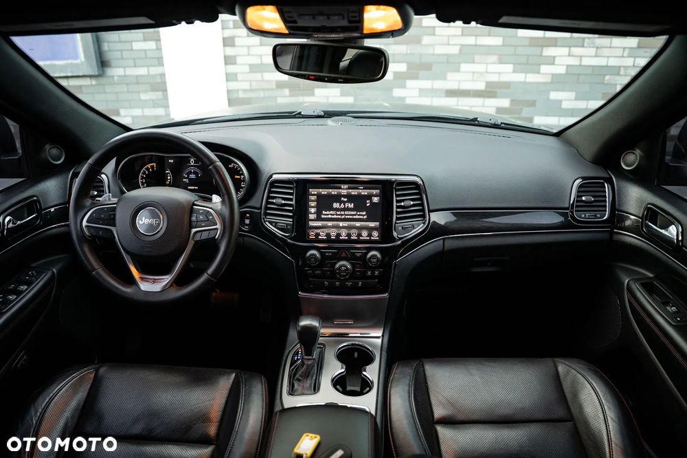 Jeep Grand Cherokee - 27