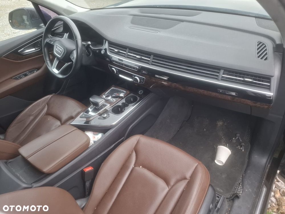 Audi Q7 - 6