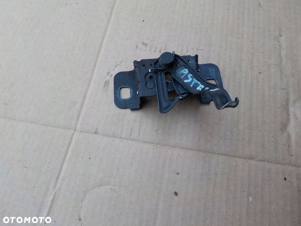 zamek maski opel astra J IV 2010r 13312134 - 1