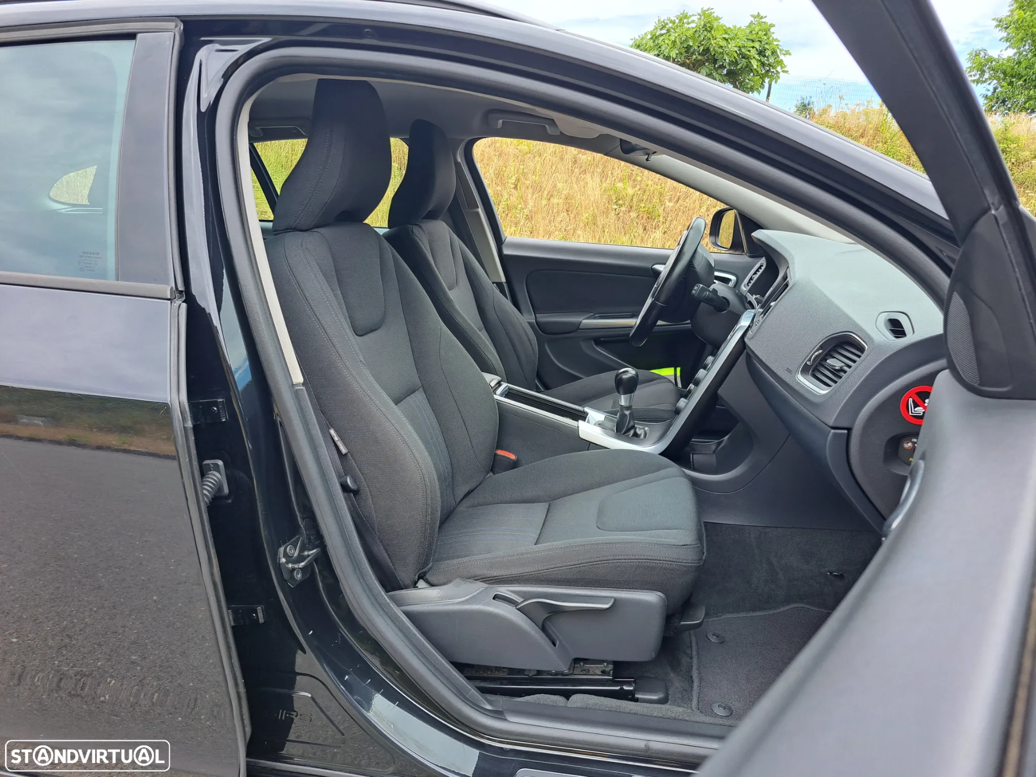 Volvo V60 1.6 D2 Drive Momentum Start/Stop - 13