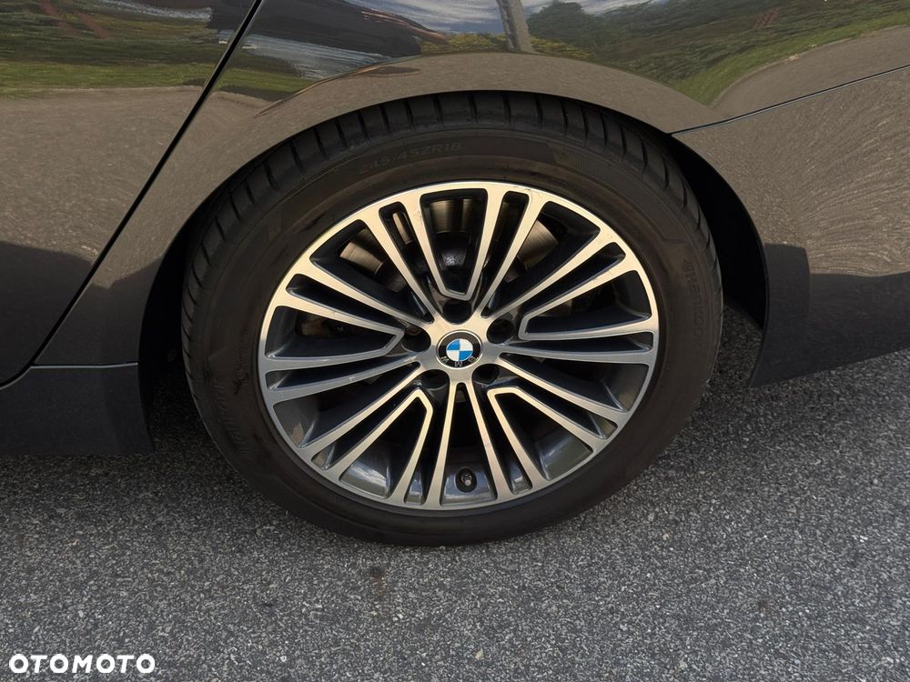 BMW Seria 5 530i Sport Line - 11