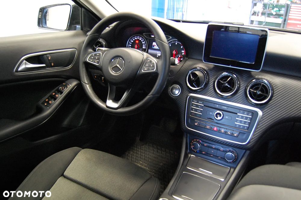Mercedes-Benz GLA 180 (CDI) d 7G-DCT - 10