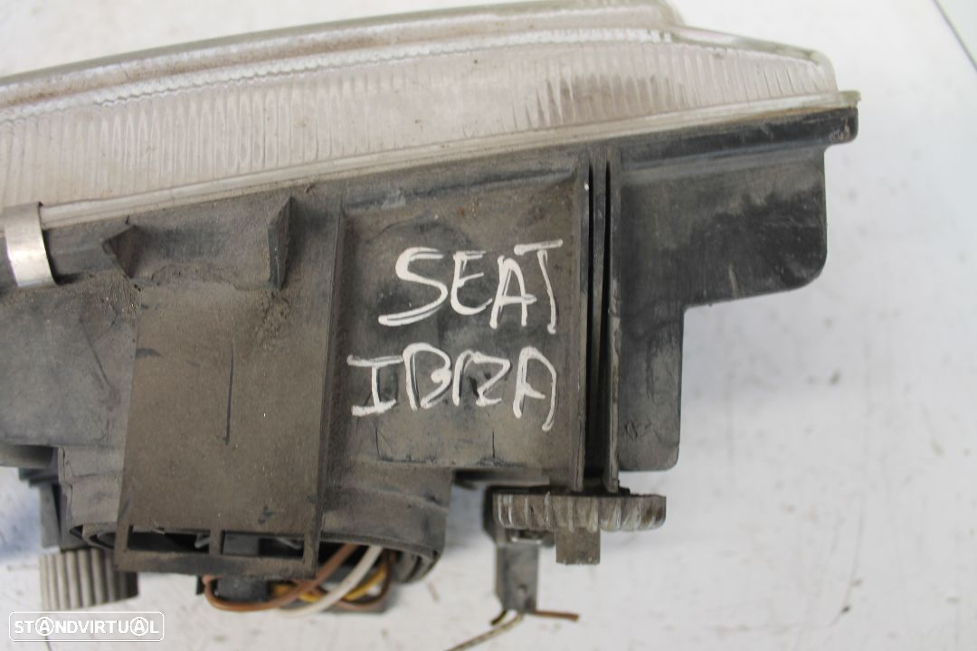 Farol Seat Ibiza - 4