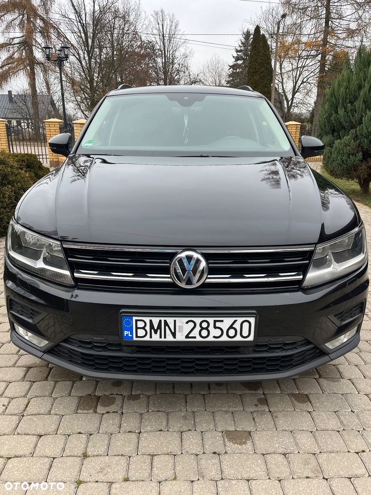 Volkswagen Tiguan - 1