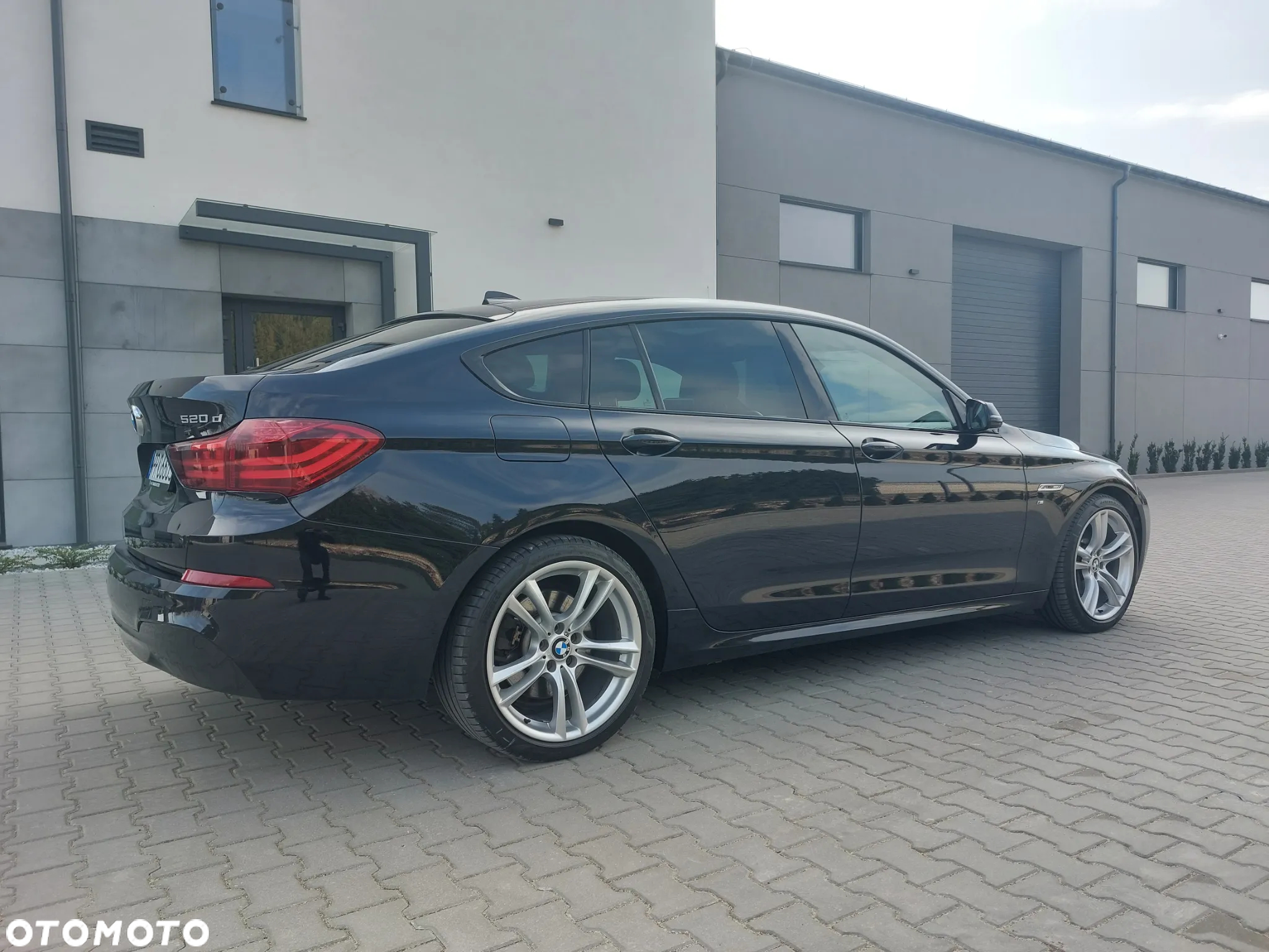 BMW 5GT - 16