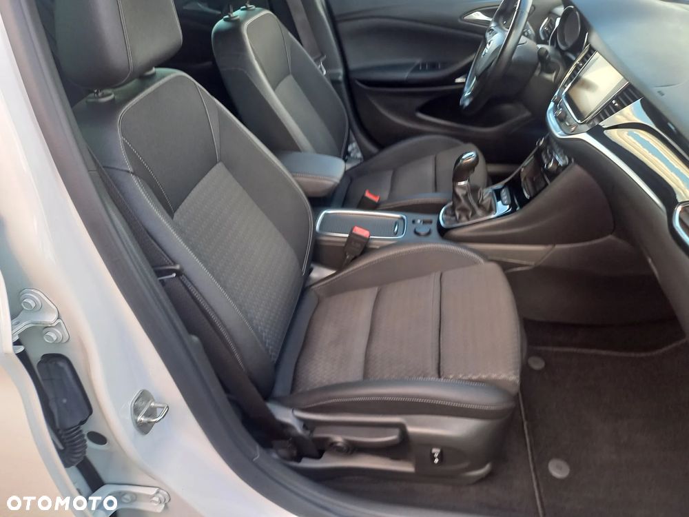 Opel Astra 1.6 CDTI Dynamic S&S - 20