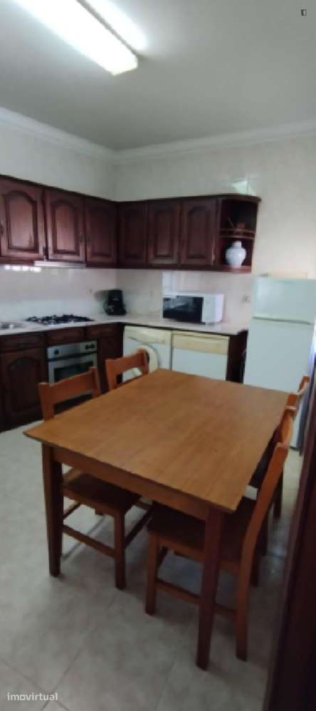 Quarto - localizado em Pedrouços Porto - Grande imagem: 3/10