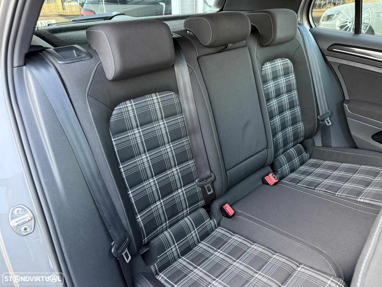 VW Golf 2.0 TDi GTD DSG - 18