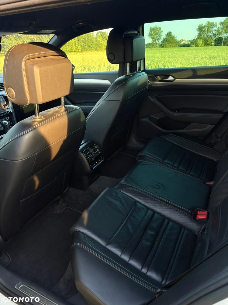 Volkswagen Passat - 13