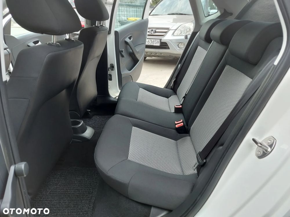 Volkswagen Polo 1.2 Style - 24