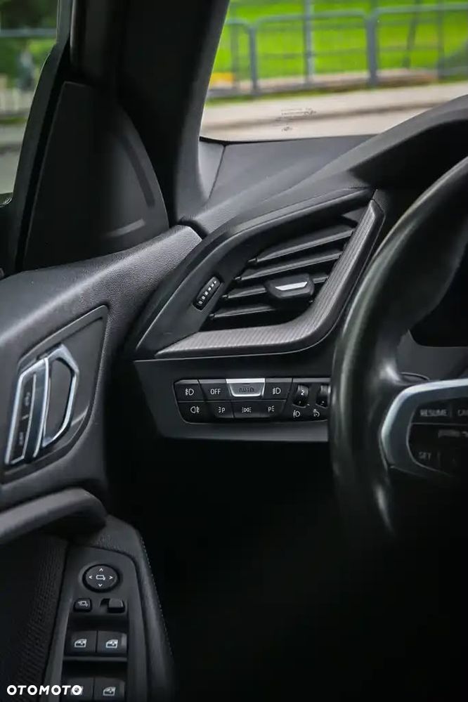 BMW Seria 2 218i Sport Line - 10