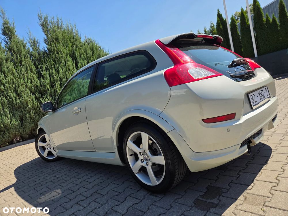Volvo C30 D2 DRIVe R-Design - 16