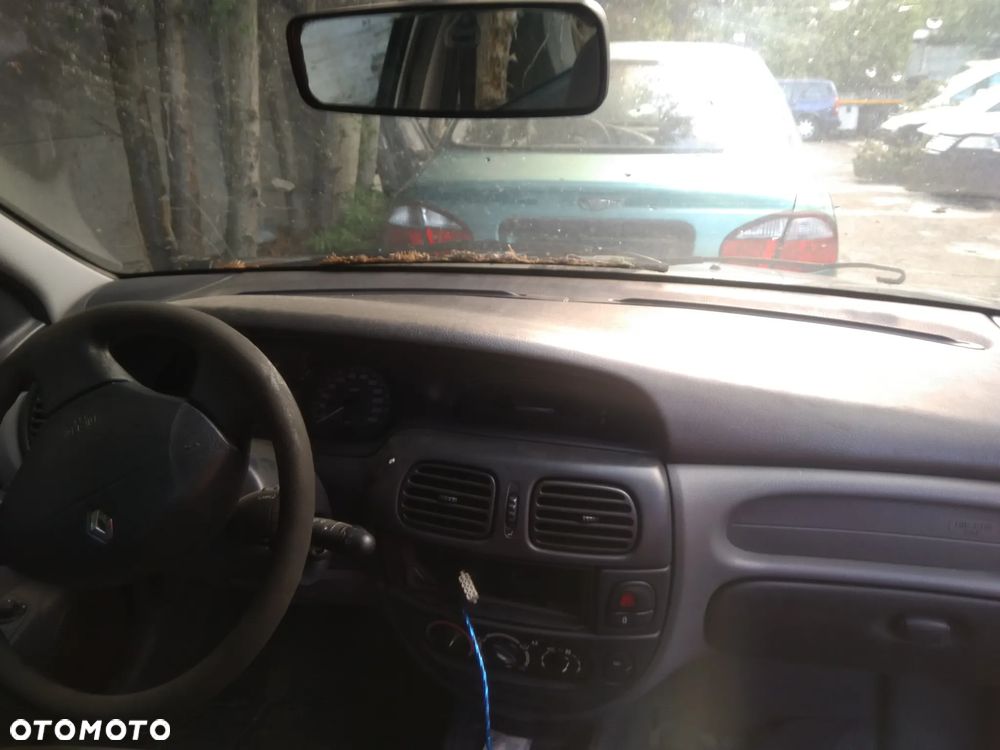 Auto na części - Renault Megane 98 KM diesel 2000 Silnik Skrzynia Drzwi Maska Klapa Błotnik Zderzak Lampa Szyba Klamka Lusterko Deska Kokpit - 12
