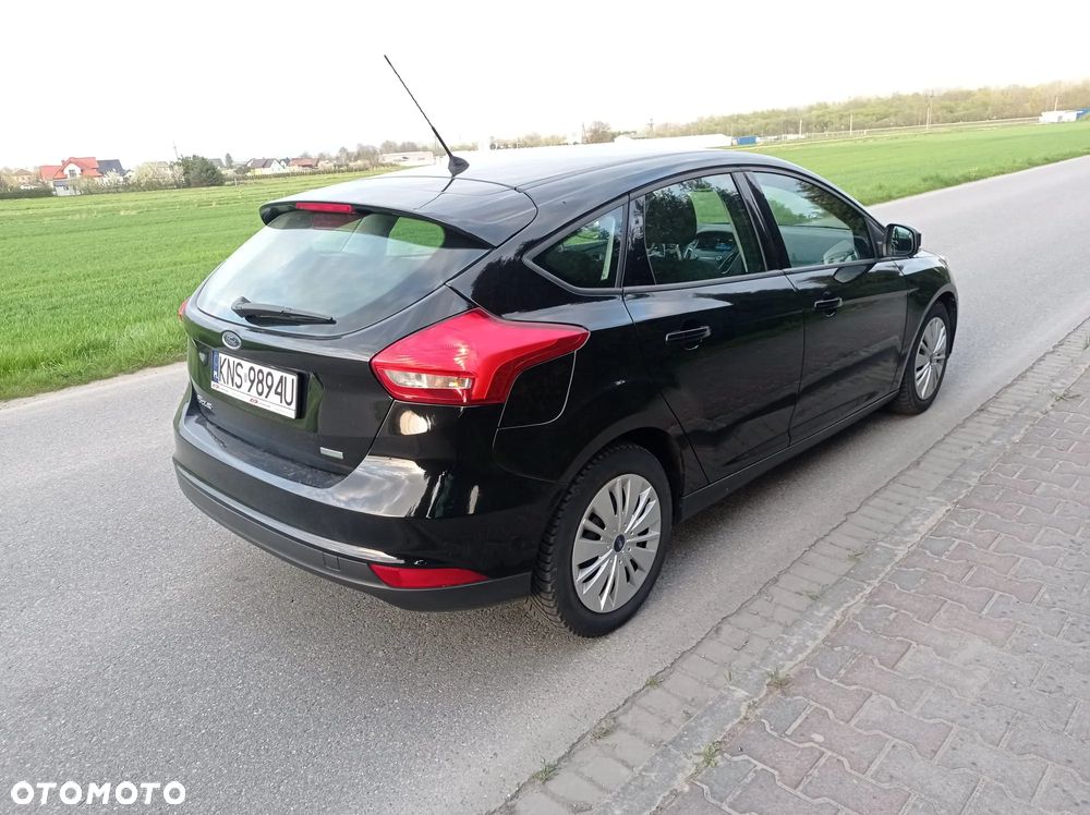 Ford Focus 1.0 EcoBoost Ambiente - 14