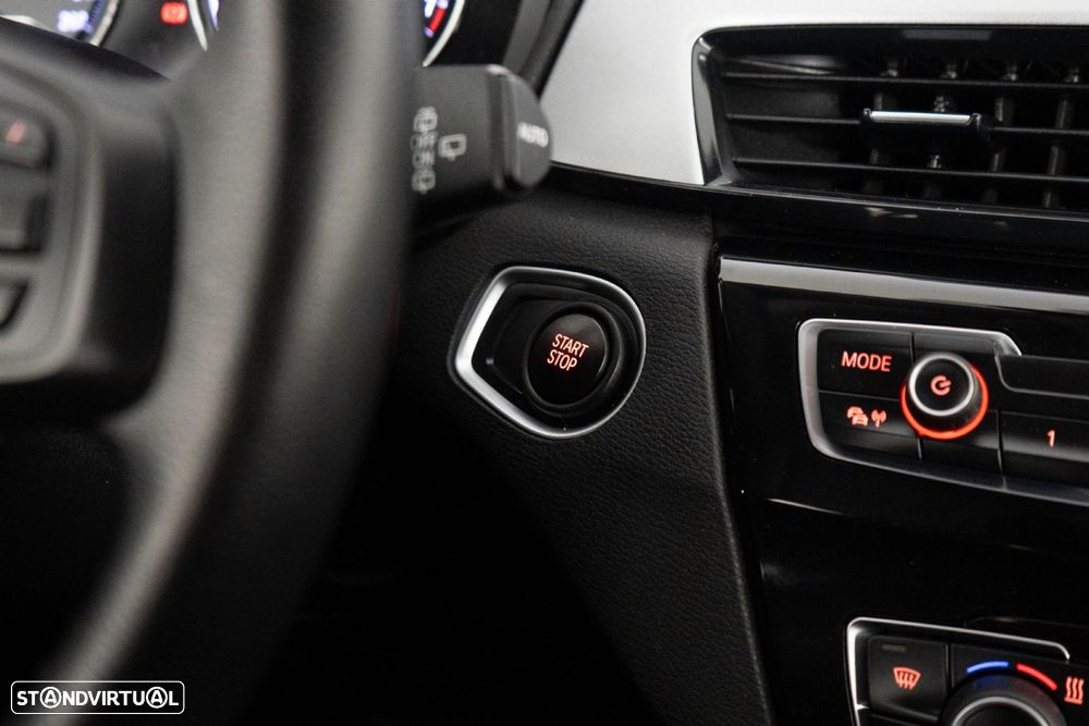 BMW X1 25 e xDrive Corporate Edition - 22