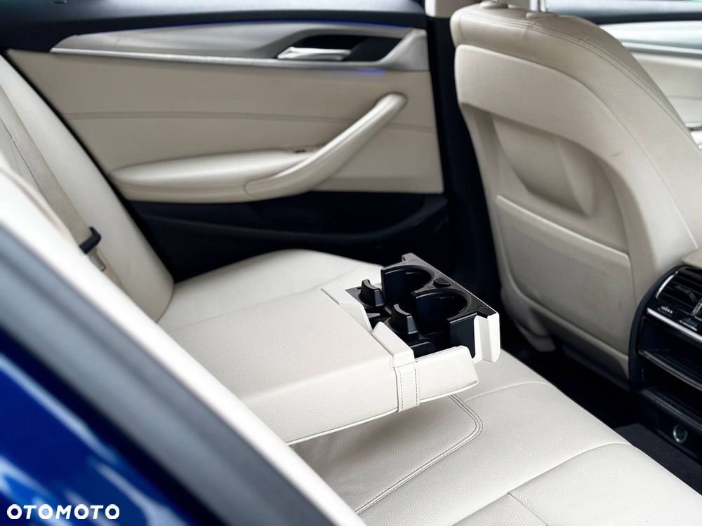 BMW Seria 5 520d xDrive Luxury Line - 28