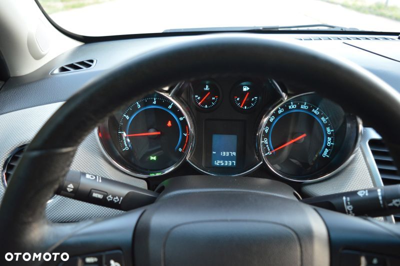 Chevrolet Cruze - 27
