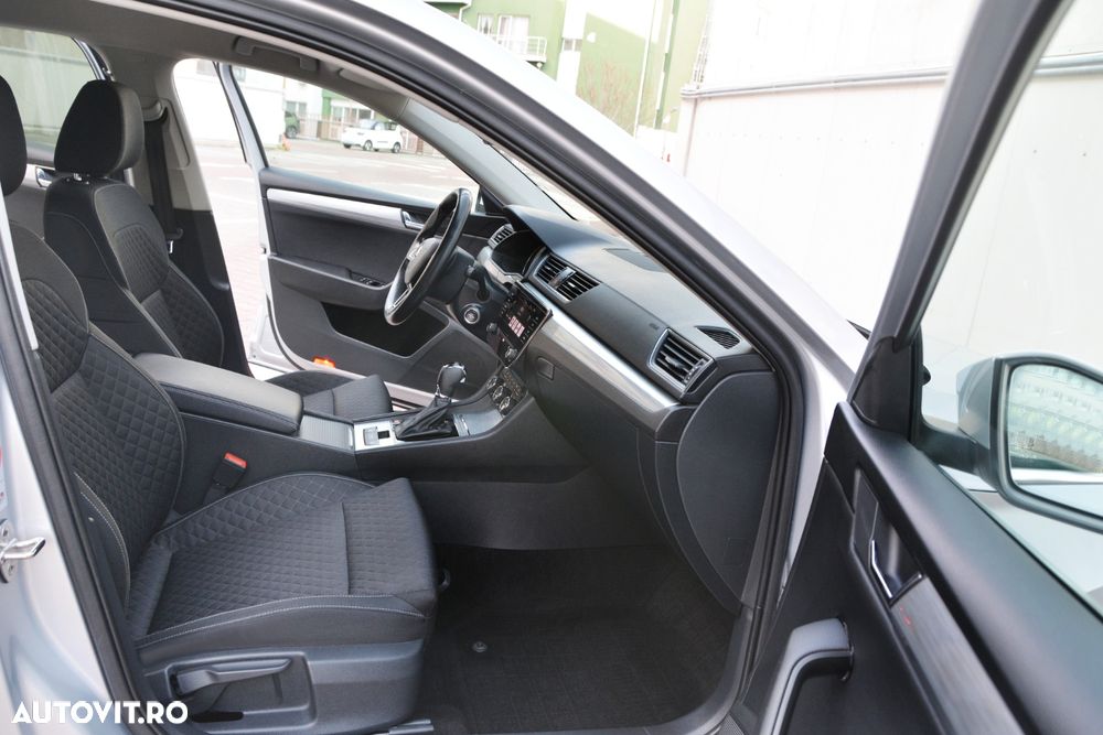 Skoda Superb 2.0 TDI DSG Ambition - 25