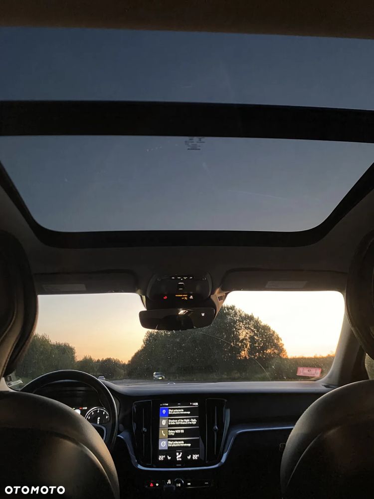 Volvo S60 T5 AWD Momentum Pro - 36