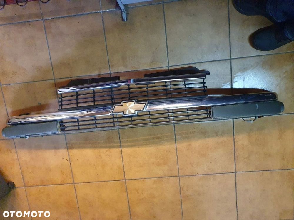 GRILL ATRAPA CHEVROLET BLAZER 98-01 ROK - 1