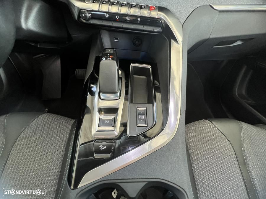 Peugeot 3008 1.6 Hybrid4 Allure Pack e-EAT8 - 45