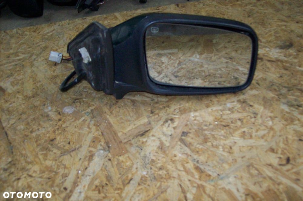 LUSTERKO PRAWE VOLVO V40/S40/5PINÓW - 1