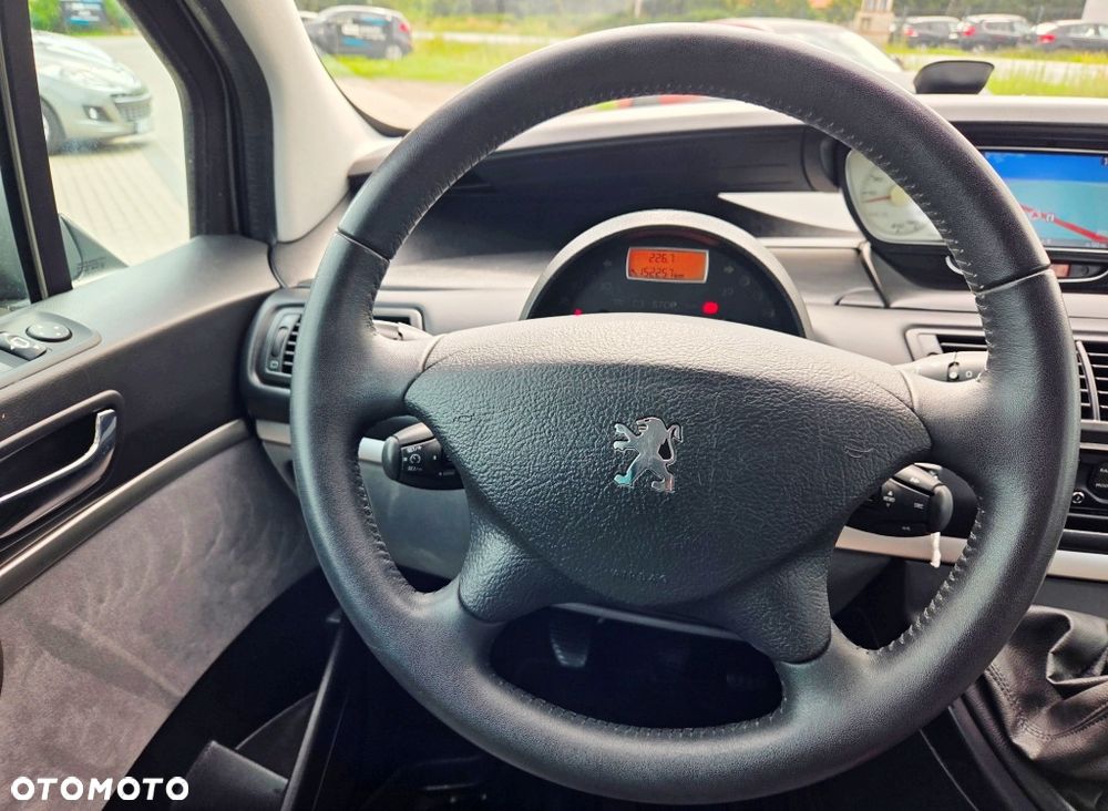 Peugeot 807 HDi 135 Premium - 38