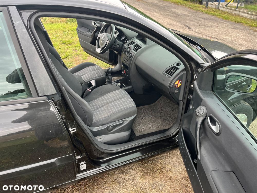 Renault Megane 1.9 dCi FAP Grandtour Dynamique - 9