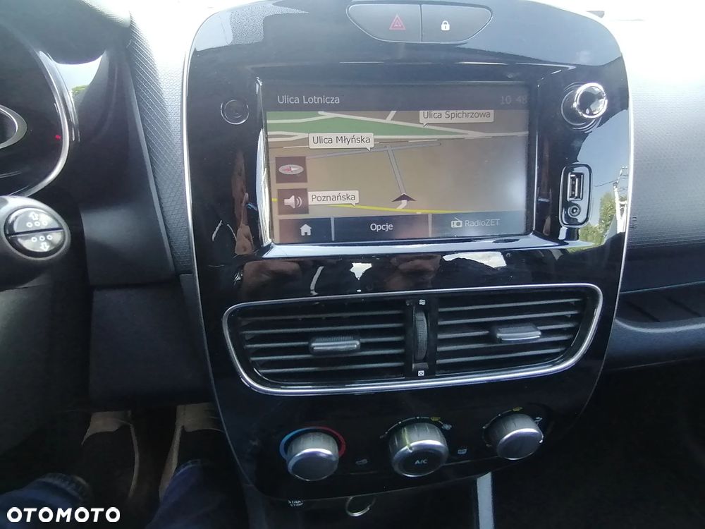 Renault Clio - 36