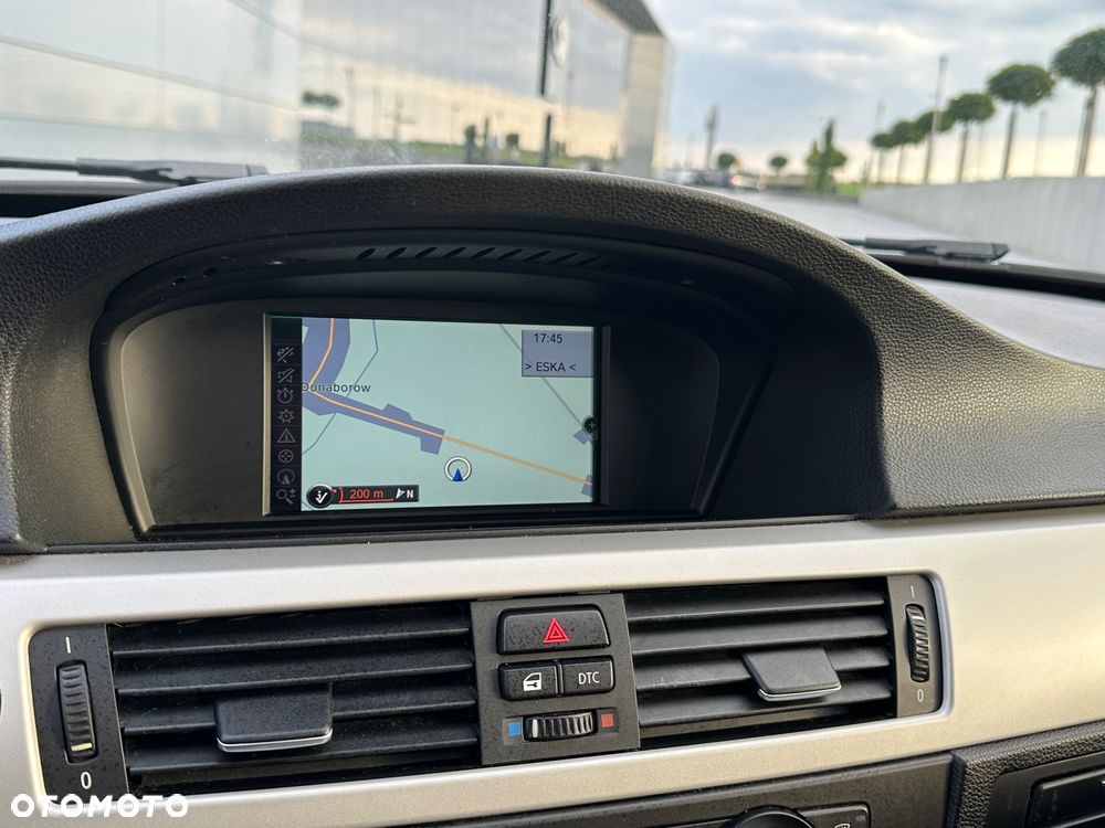 BMW Seria 3 318d DPF Edition Sport - 33