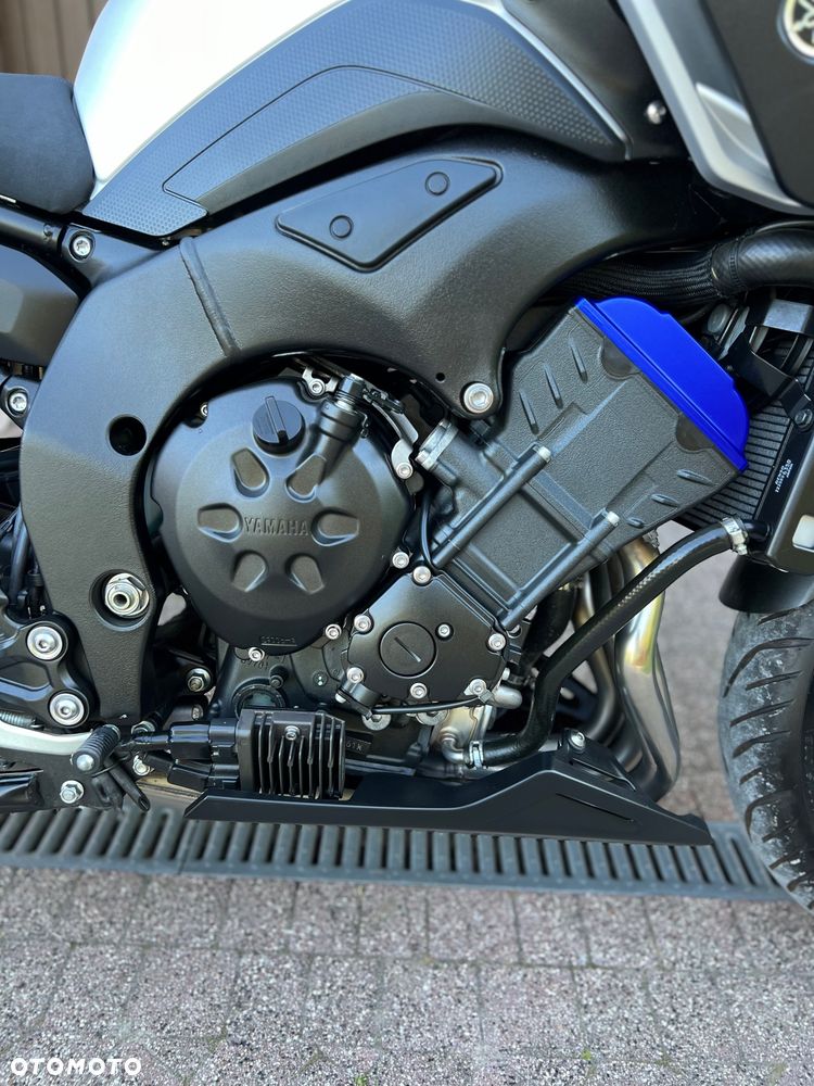 Yamaha FZ8 - 13