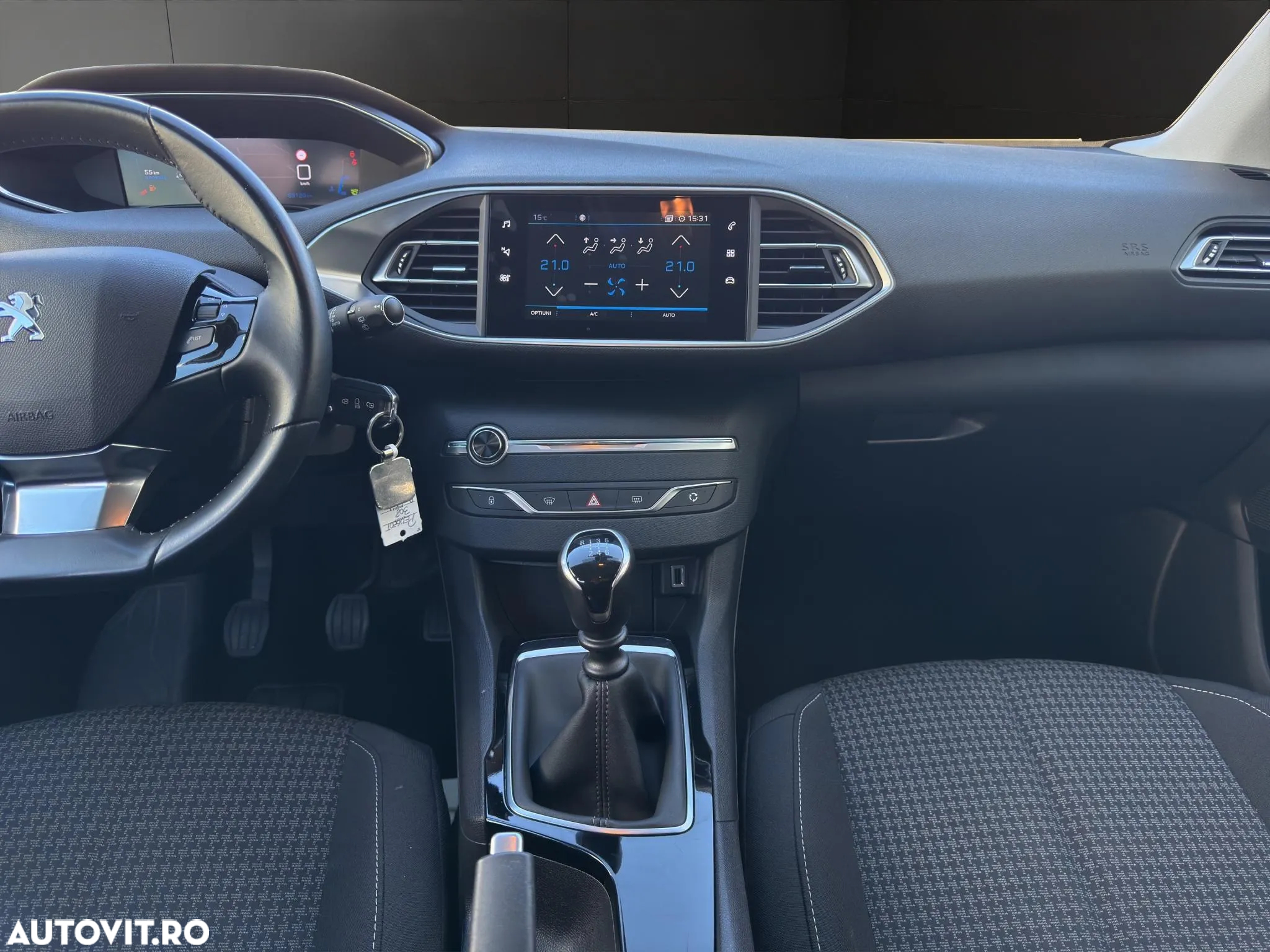 Peugeot 308 1.2 L PureTech Turbo S&S Active - 10
