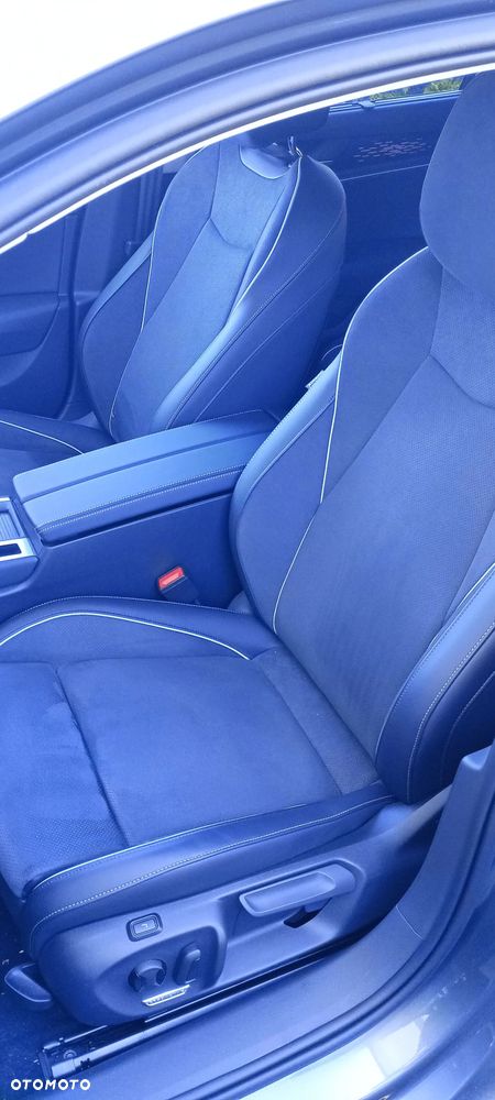 Volkswagen Passat - 19